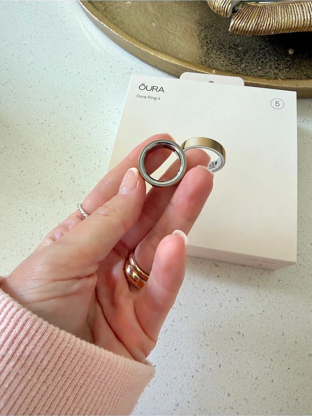 Oura Ring 4 Smart Ring Gold Size 5 - Picture 4 of 6